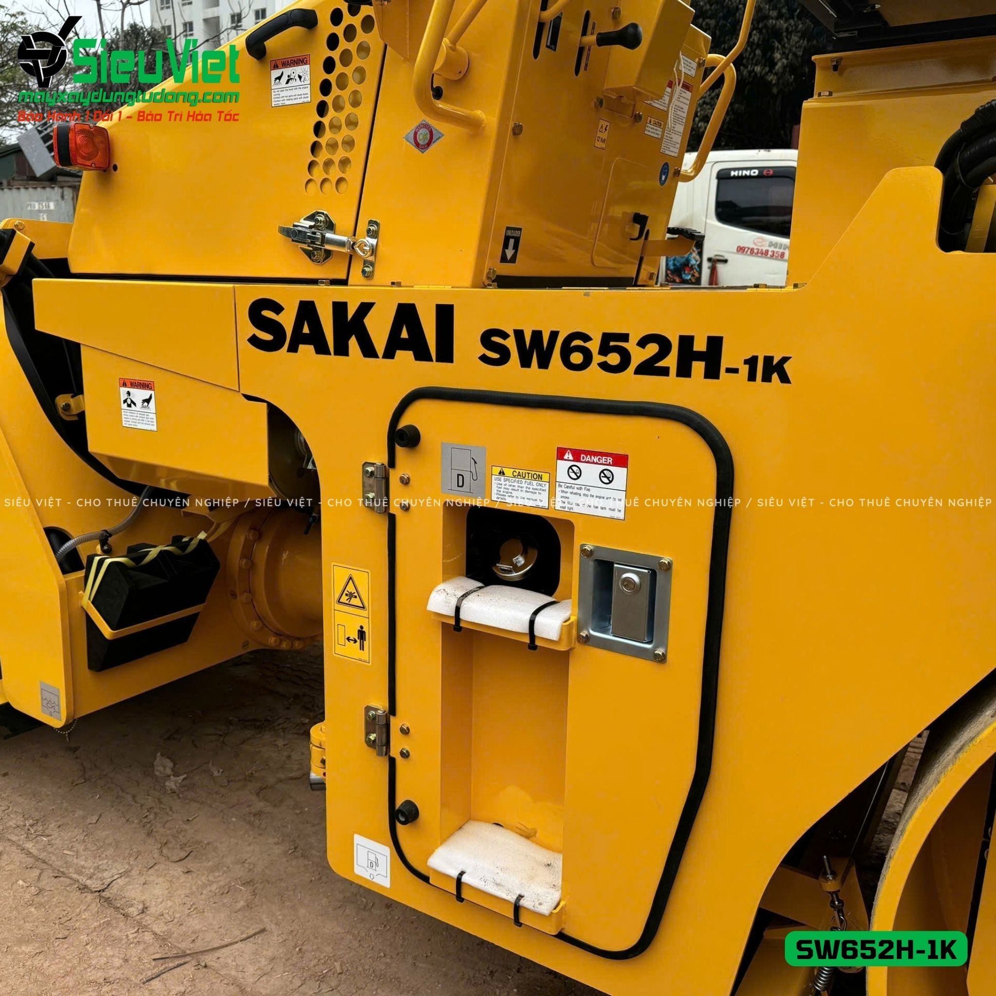 Xe lu rung nhỏ 8 tấn Sakai SW652H-1K Nhật Bản