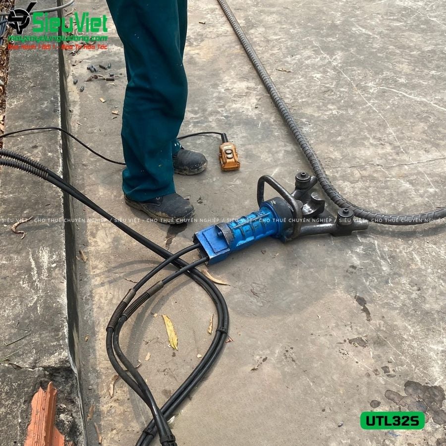 Máy uốn, sửa sắt cầm tay phi 28 UTL32S - Điện 220V, Dân dụng