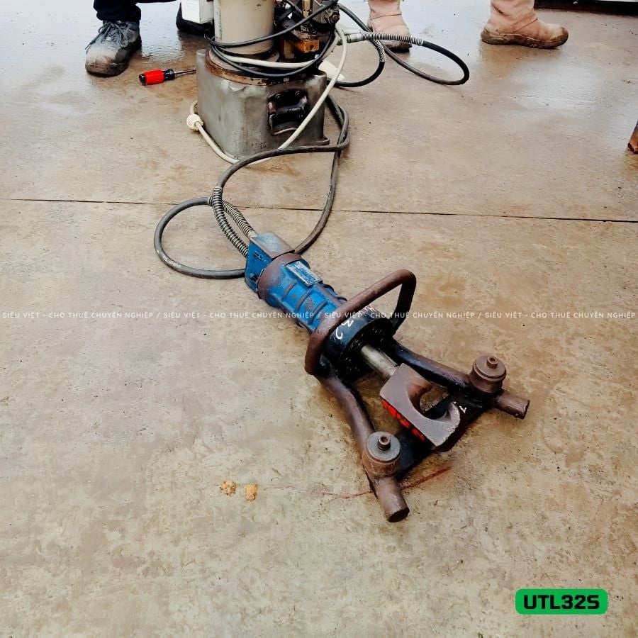 Thuê Ngày Máy uốn, sửa sắt cầm tay phi 28 UTL32S - Điện 220V, Dân dụng