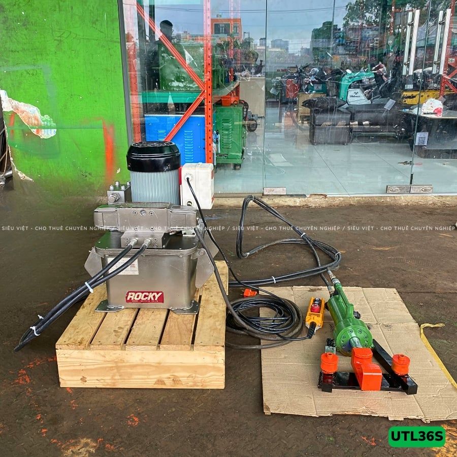 Thuê Ngày Máy uốn, sửa sắt cầm tay phi 32 UTL36S - Điện 220V, Dân dụng