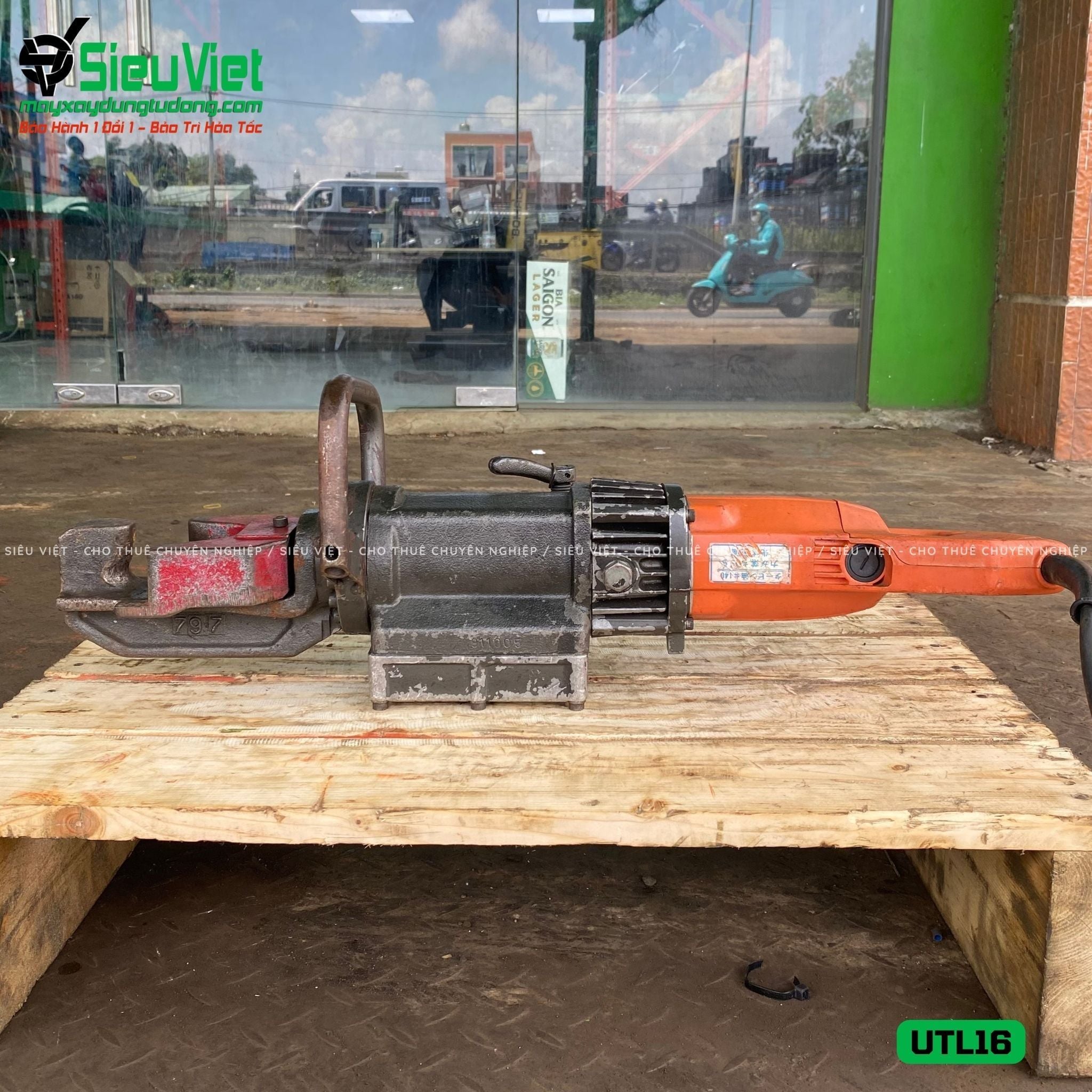 Thuê Ngày Máy uốn sắt cầm tay phi 10-16 UTL16 - Điện 220v, Dân dụng