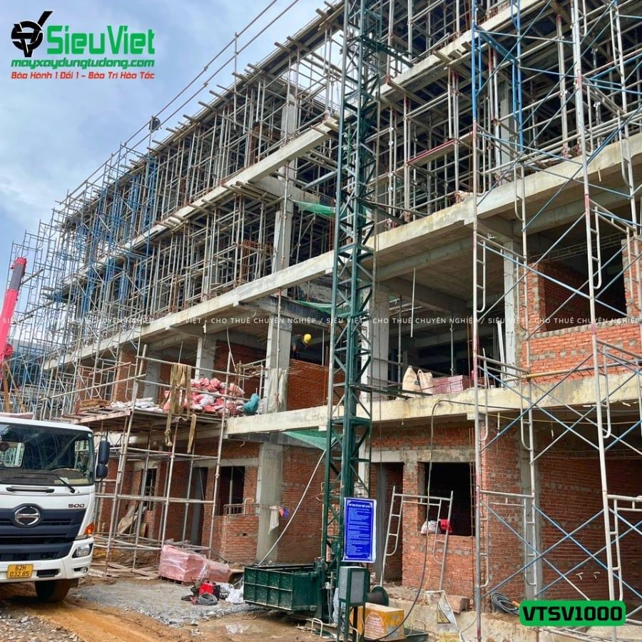 Cho thuê vận thăng Cao 18M 1000kg VTSV1000 - Điện 380v, 3 pha