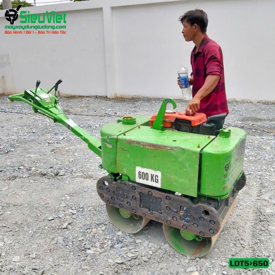 (Cho Thuê Tuần) Xe lu dắt tay 500Kg-650kg Nhật Bản - Động cơ Diesel