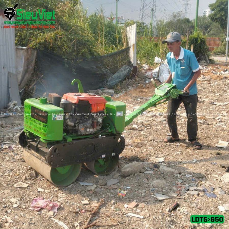 (Cho Thuê Tuần) Xe lu dắt tay 500Kg-650kg Nhật Bản - Động cơ Diesel