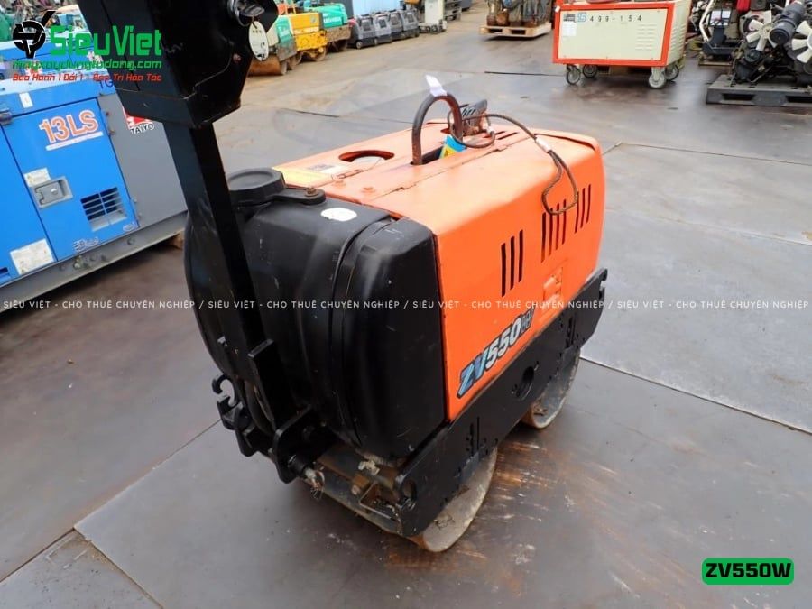 Xe lu rung dắt tay 620Kg Hitachi ZV550W Nhật Bản (11369)