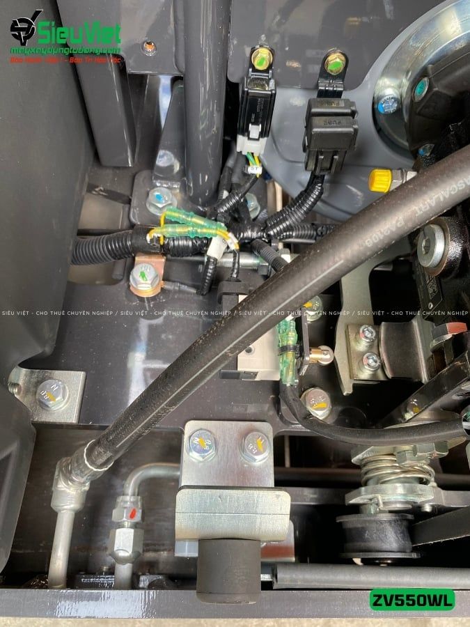 Xe lu rung dắt tay 600Kg Hitachi ZV550WL Nhật Bản (11078)