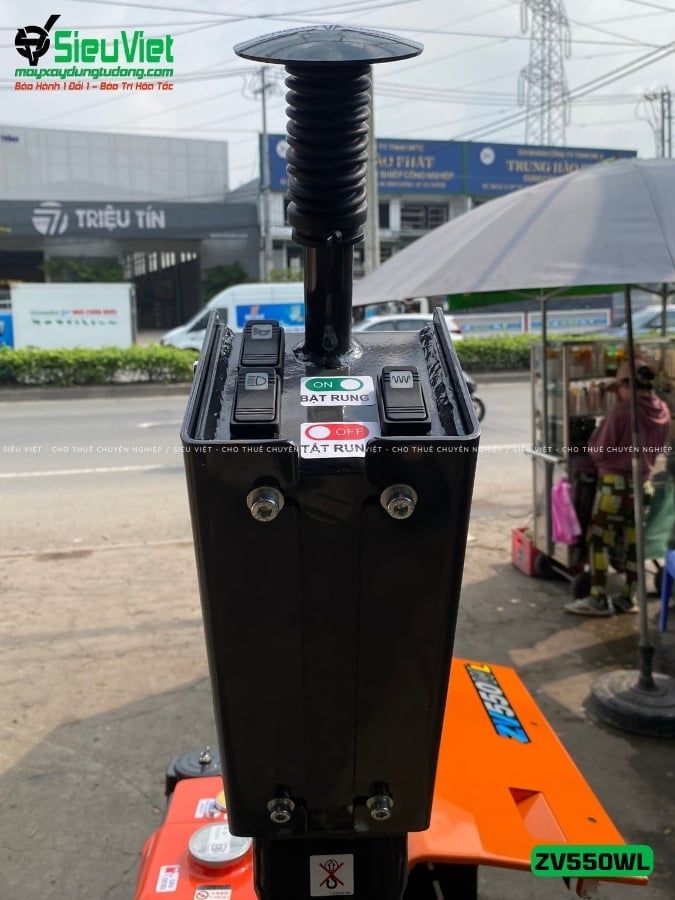 Xe lu rung dắt tay 600Kg Hitachi ZV550WL Nhật Bản (11078)
