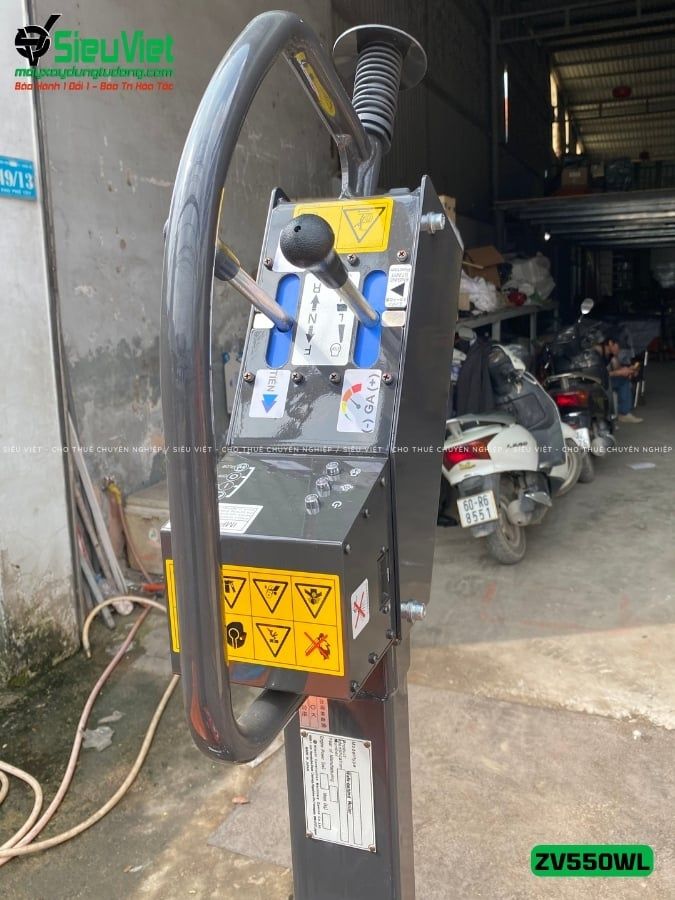 Xe lu rung dắt tay 600Kg Hitachi ZV550WL Nhật Bản (11078)