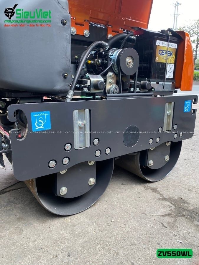 Xe lu rung dắt tay 600Kg Hitachi ZV550WL Nhật Bản (11078)