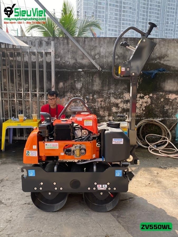Xe lu rung dắt tay 600Kg Hitachi ZV550WL Nhật Bản (11078)
