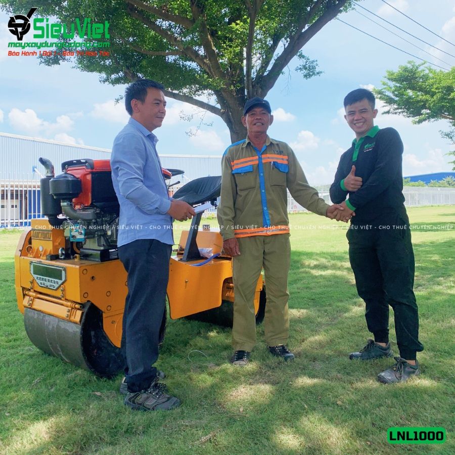 Thuê Tháng Xe lu rung nhỏ 1-1.2 tấn Nhật Bản - LNL12
