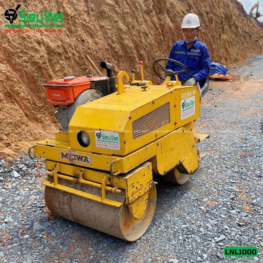 Thuê Tháng Xe lu rung nhỏ 1-1.2 tấn Nhật Bản - LNL12
