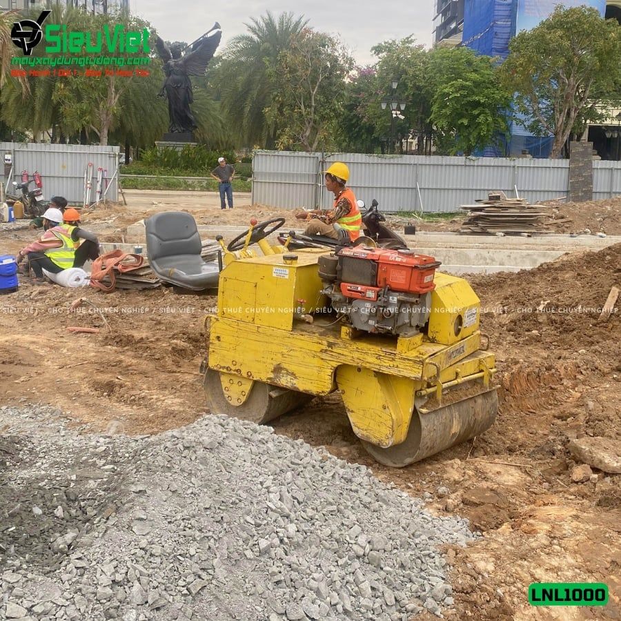 Thuê Tháng Xe lu rung nhỏ 1-1.2 tấn Nhật Bản - LNL12