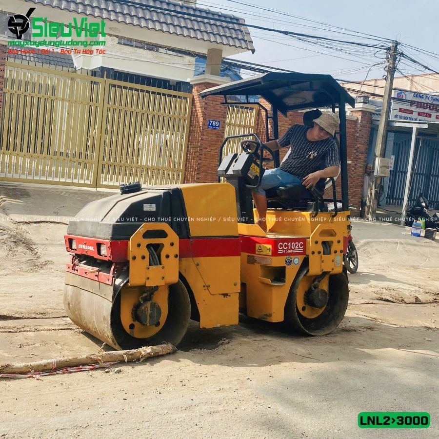 Thuê Tháng Xe lu rung nhỏ 2-3 Tấn Nhật Bản - LNL23