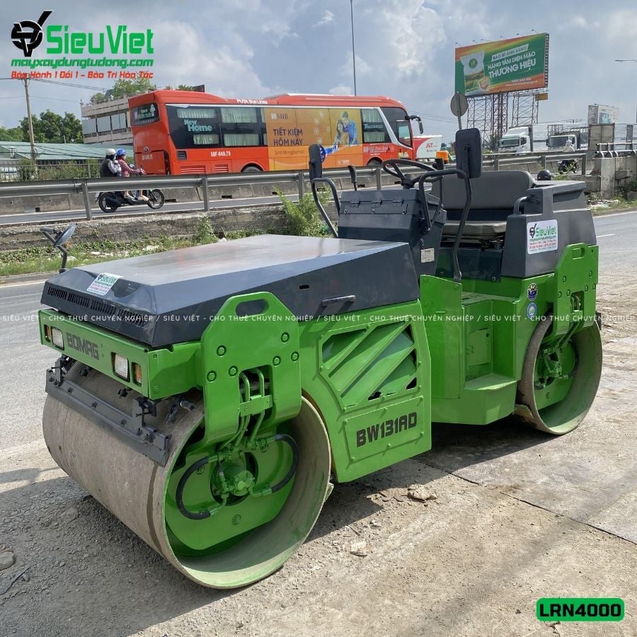 Thuê Tháng Xe lu rung 4 tấn Nhật Bản (Sakai, Hitachi, Bomag...)