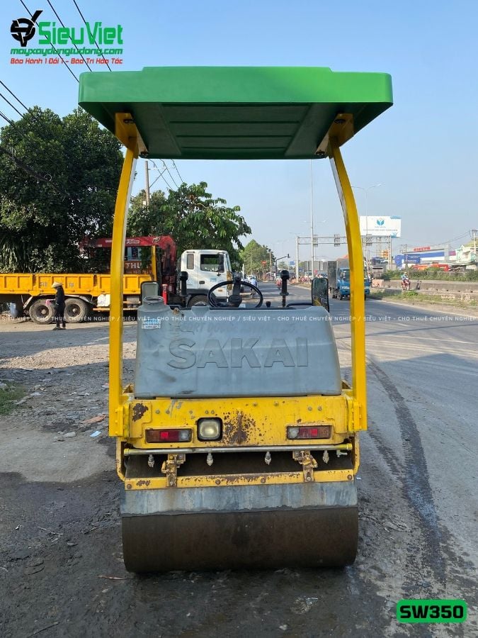 Xe lu rung nhỏ 2.8 tấn Sakai SW350 Nhật Bản (VSW1410252)