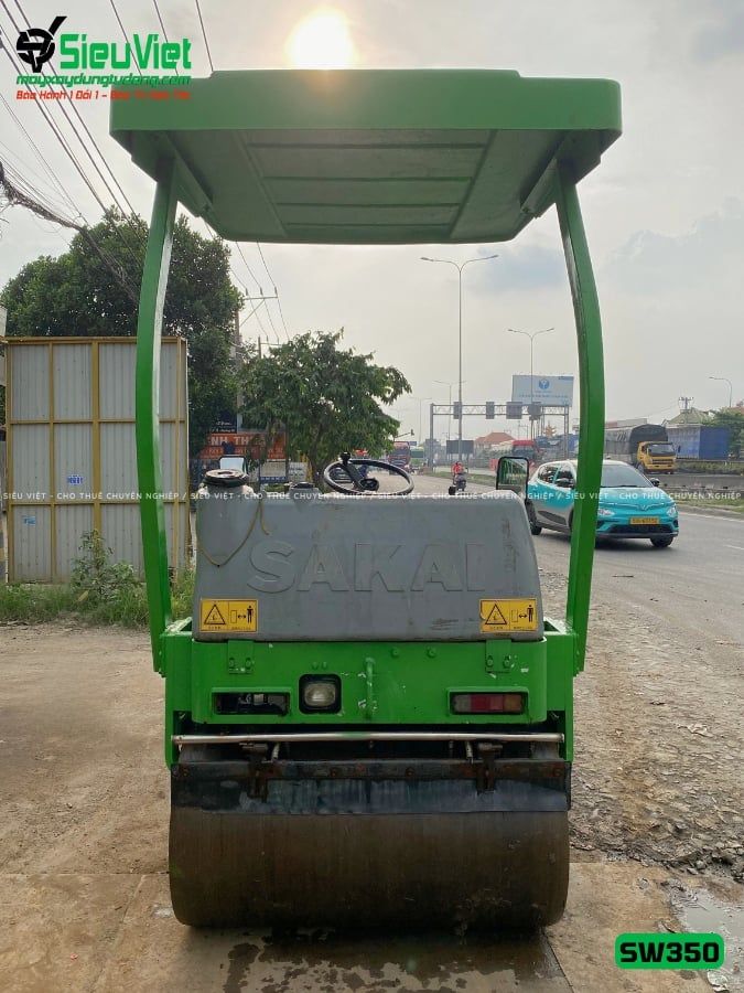 Xe lu rung nhỏ 2.8 tấn Sakai SW350-1 Nhật Bản (VSW1410493)