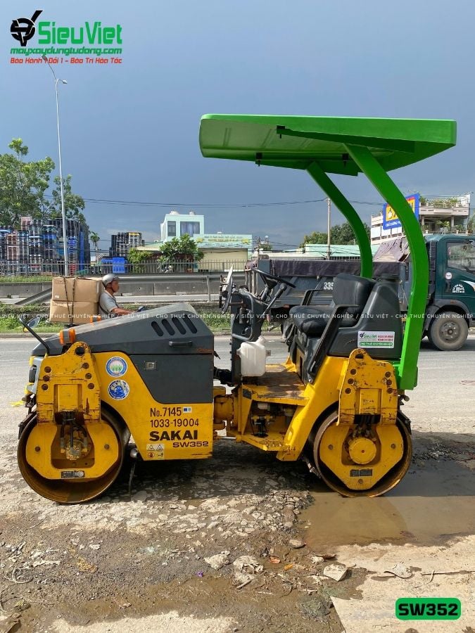 Xe lu rung nhỏ 2.8 tấn Sakai SW352 Nhật Bản (VSW3010160)