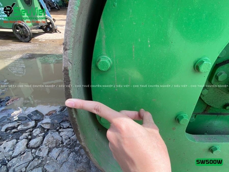 Xe lu rung nhỏ 4 tấn Sakai SW500W Nhật Bản (VSW1810446)