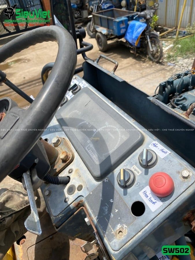 Xe lu rung nhỏ 4.1 tấn Sakai SW502 Nhật Bản (VSW3110168)