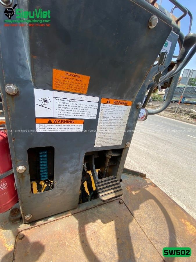 Xe lu rung nhỏ 4.1 tấn Sakai SW502 Nhật Bản (VSW3110168)