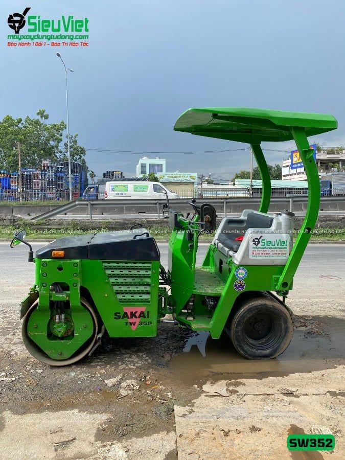 Xe lu rung nhỏ 2.5 tấn Sakai TW350-1 Nhật Bản (Năm 2000)