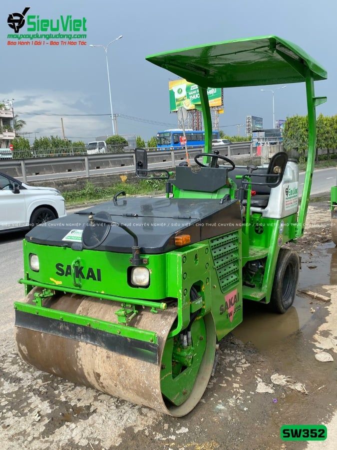 Xe lu rung nhỏ 2.5 tấn Sakai TW350-1 Nhật Bản (Năm 2000)