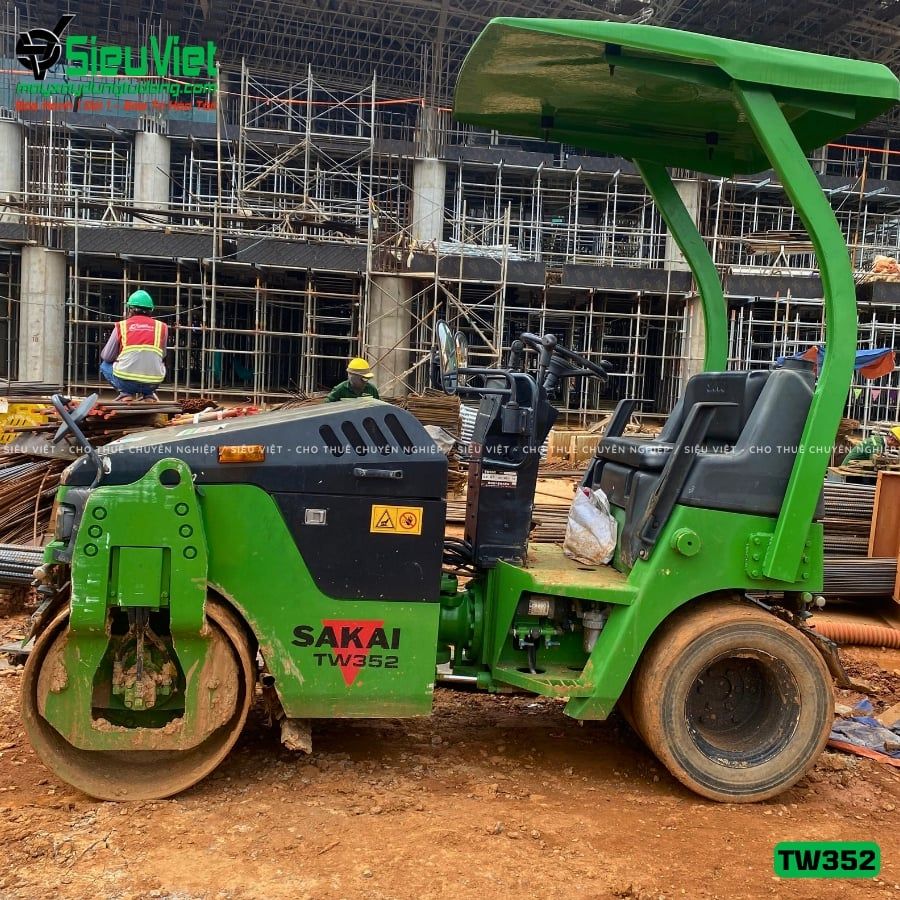 Xe lu rung nhỏ 2.5 tấn Sakai TW352 Nhật Bản (VTW3010154)
