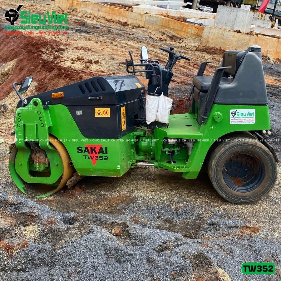 Xe lu rung nhỏ 2.5 tấn Sakai TW352 Nhật Bản (VTW3010154)