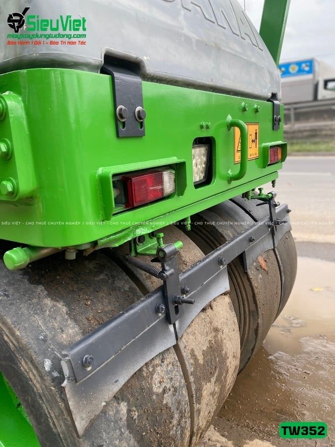 Xe lu rung nhỏ 2.5 tấn Sakai TW352 Nhật Bản (Năm 2005)