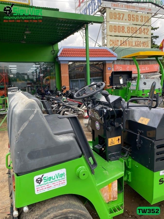 Xe lu rung nhỏ 2.5 tấn Sakai TW352 Nhật Bản (Năm 2005)