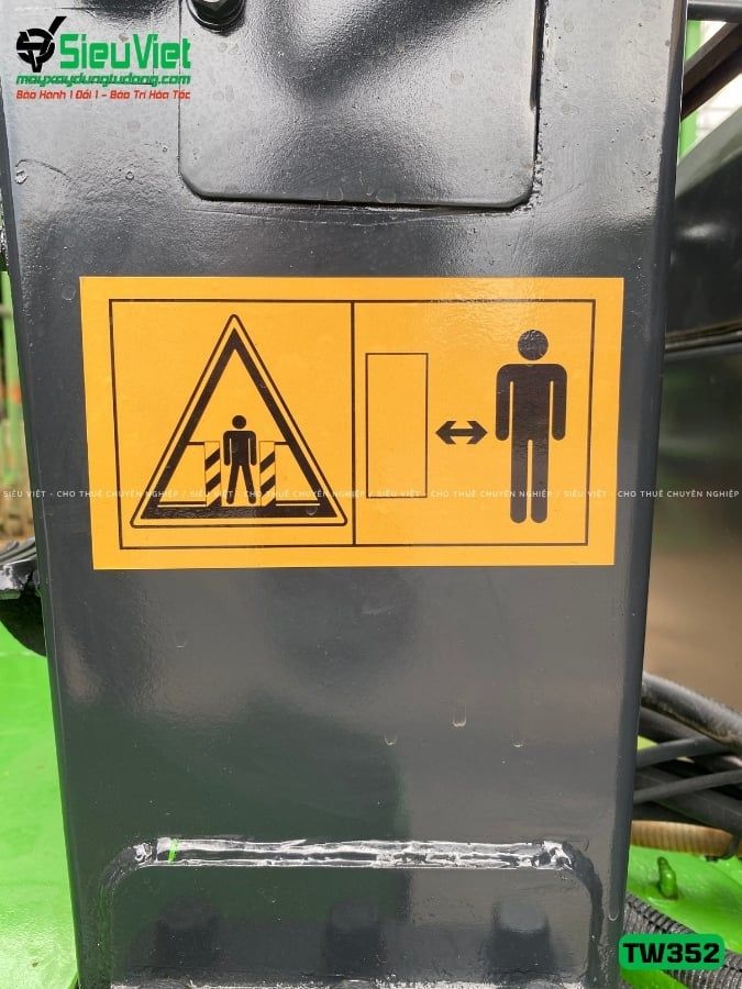 Xe lu rung nhỏ 2.5 tấn Sakai TW352 Nhật Bản (Năm 2005)