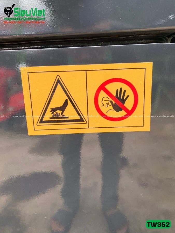 Xe lu rung nhỏ 2.5 tấn Sakai TW352 Nhật Bản (Năm 2005)