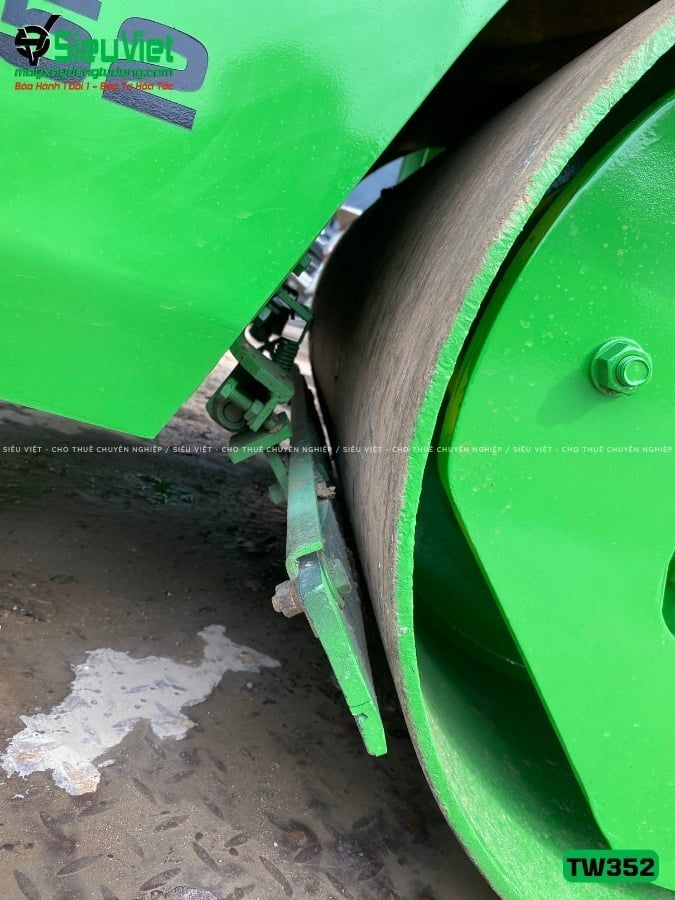 Xe lu rung nhỏ 2.5 tấn Sakai TW352 Nhật Bản (Năm 2005)