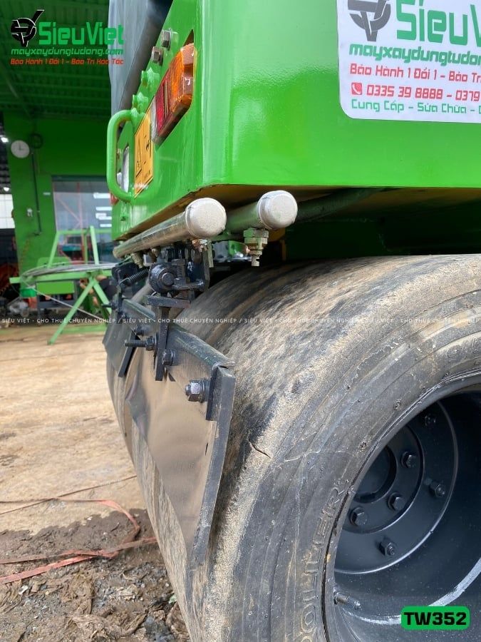 Xe lu rung nhỏ 2.5 tấn Sakai TW352 Nhật Bản (Năm 2005)