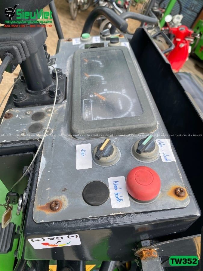 Xe lu rung nhỏ 2.5 tấn Sakai TW352 Nhật Bản (Năm 2005)