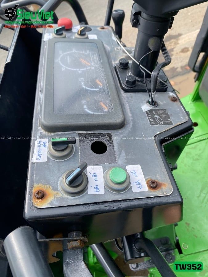 Xe lu rung nhỏ 2.5 tấn Sakai TW352 Nhật Bản (Năm 2005)