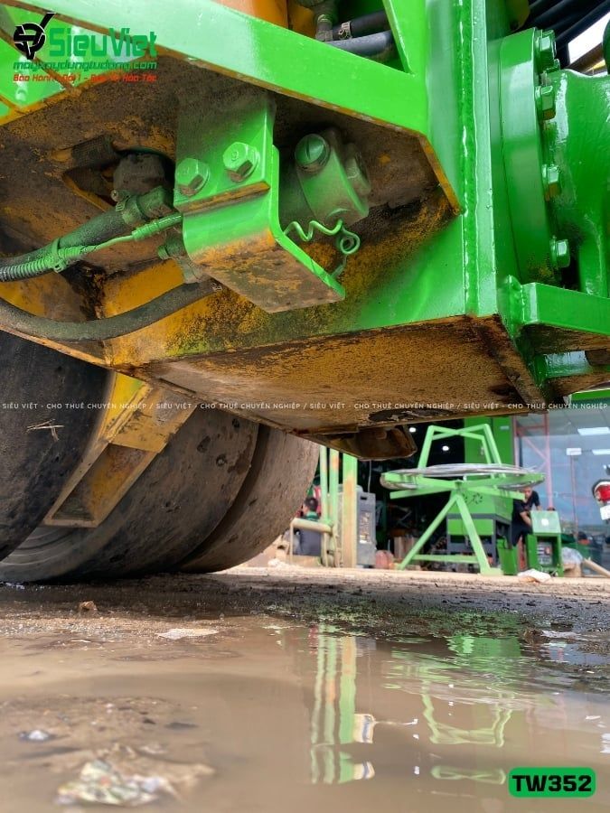 Xe lu rung nhỏ 2.5 tấn Sakai TW352 Nhật Bản (Năm 2005)