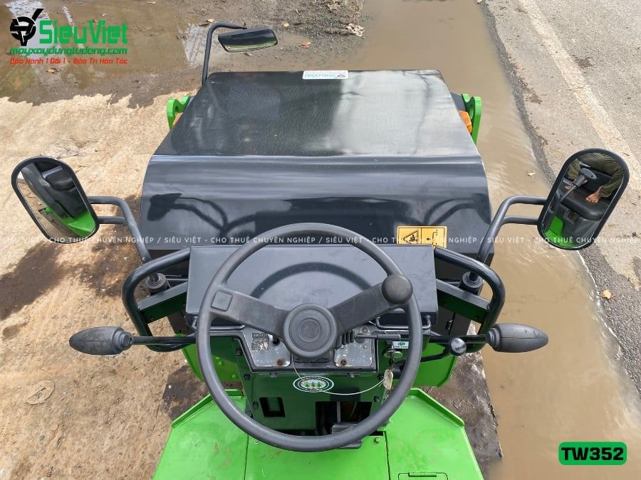 Xe lu rung nhỏ 2.5 tấn Sakai TW352 Nhật Bản (Năm 2005)