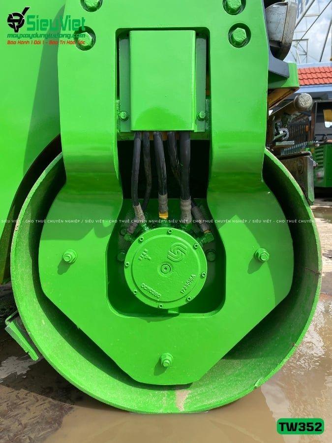 Xe lu rung nhỏ 2.5 tấn Sakai TW352 Nhật Bản (Năm 2005)