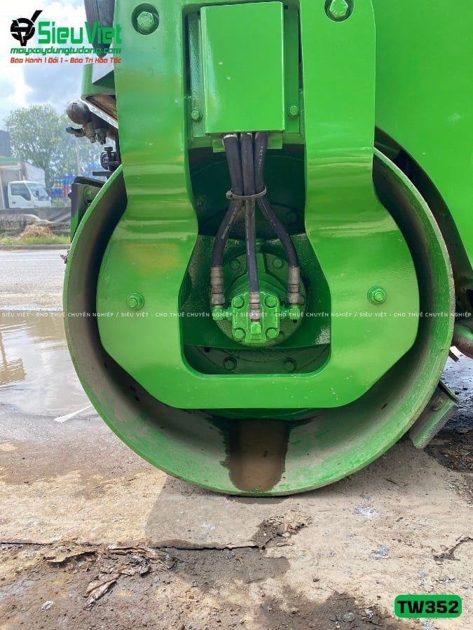 Xe lu rung nhỏ 2.5 tấn Sakai TW352 Nhật Bản (Năm 2005)