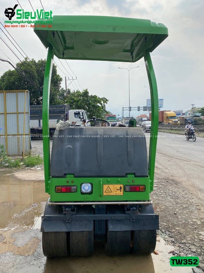 Xe lu rung nhỏ 2.5 tấn Sakai TW352 Nhật Bản (Năm 2005)