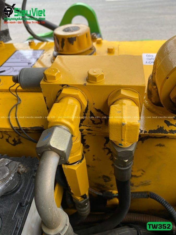 Xe lu rung nhỏ 2.5 tấn Sakai TW352 Nhật Bản (Năm 2005)