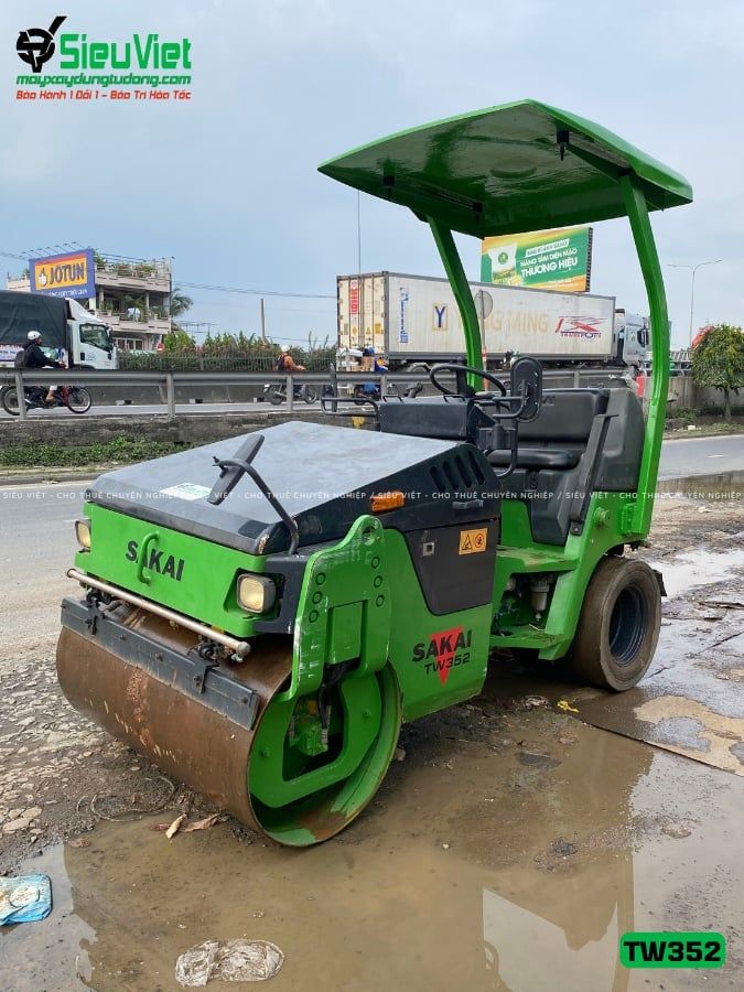 Xe lu rung nhỏ 2.5 tấn Sakai TW352 Nhật Bản (Năm 2005)