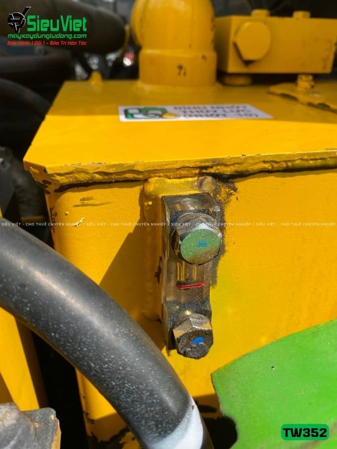 Xe lu rung nhỏ 2.5 tấn Sakai TW352 Nhật Bản (Năm 2005)