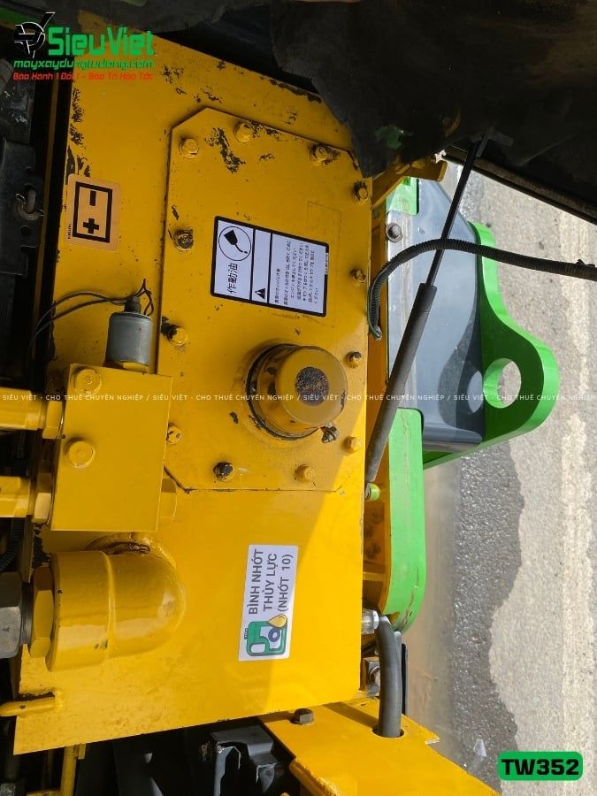 Xe lu rung nhỏ 2.5 tấn Sakai TW352 Nhật Bản (Năm 2005)