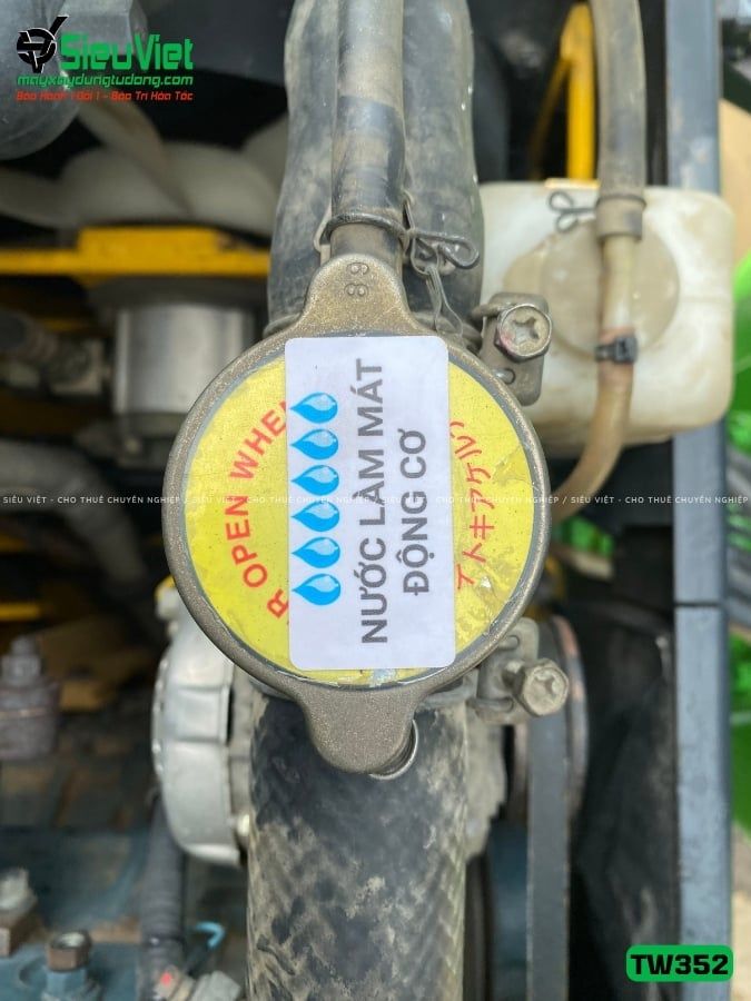 Xe lu rung nhỏ 2.5 tấn Sakai TW352 Nhật Bản (Năm 2005)