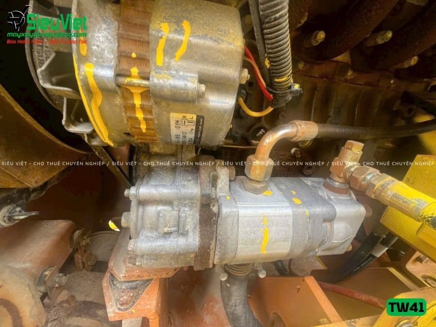 Xe lu rung nhỏ 3.3 tấn Sakai TW41 Nhật Bản (VTW212082)
