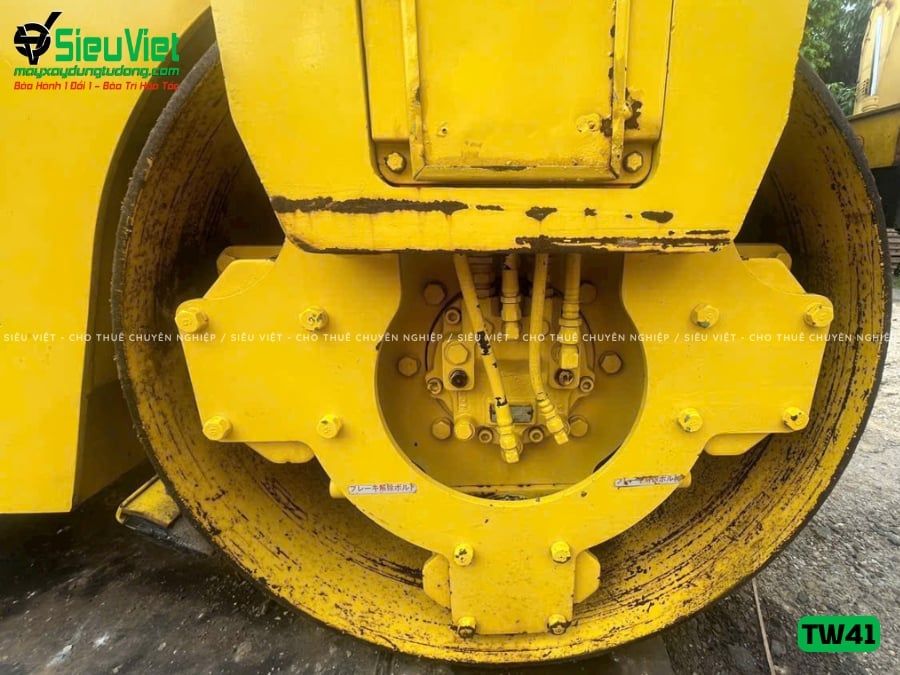 Xe lu rung nhỏ 3.3 tấn Sakai TW41 Nhật Bản (VTW212082)