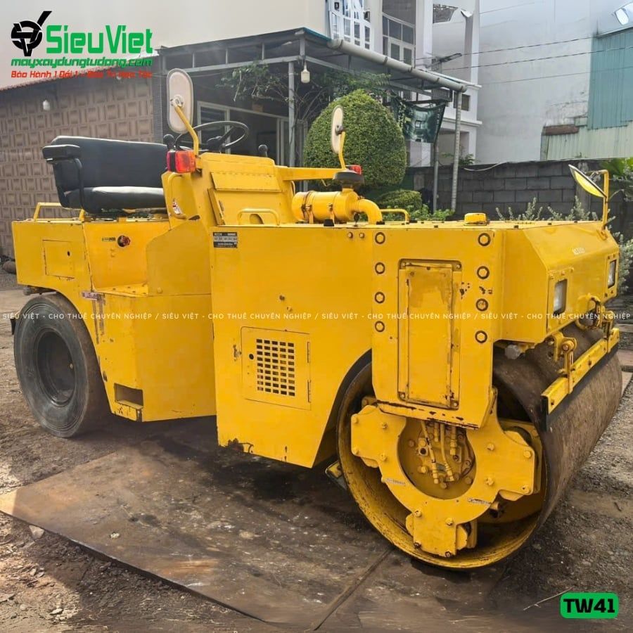 Xe lu rung nhỏ 3.3 tấn Sakai TW41 Nhật Bản (VTW212082)